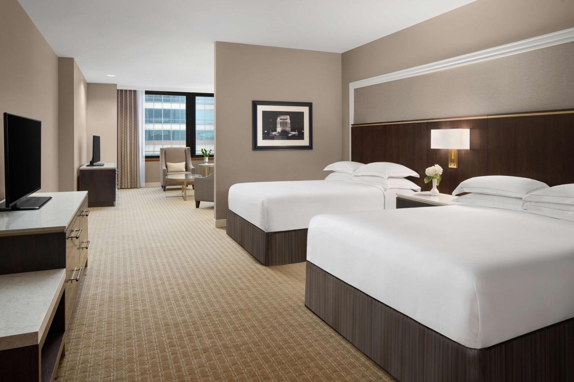 Hilton Indianapolis Hotel & Suites Exterior photo